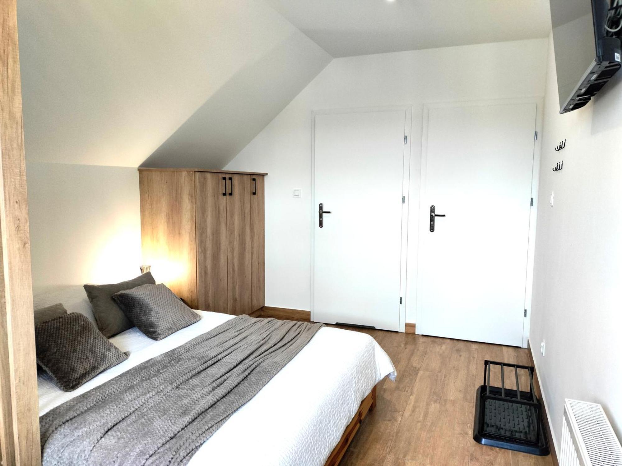 Agroturystyka Jodlowa - Rodzinne Apartamenty W Centrum Gor Swietokrzyskich - Sala Zabaw, Zwierzeta, Bilard Krajno-Zagorze Exterior foto